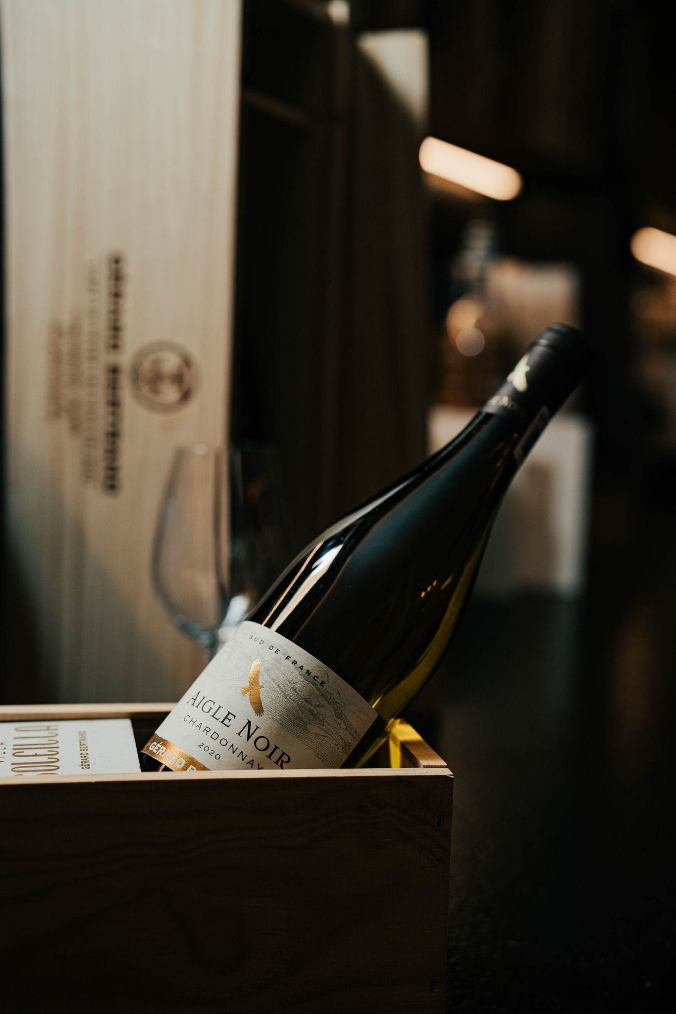 Un vino blanco para descubrir nuevos matices en cada copa. 🍷✨

Encuentra el Aigle Noir Chardonnay 2022 en el catálogo de Vernazza y descubre tu próxima etiqueta favorita.👇🔝

Encuentra los mejores vinos en nuestro sitio web www.vinosytapas.mx 🤩 y ¡Ven a disfrutarlos a @manarolawine 
📲¿Quieres realizar un pedido? Comunícate —> 55 227 28 637⁣
📦 Contamos con entregas de 24 a 48 hrs en CDMX

#vernazzavinos #vinotinto #vinoespumoso #vinosInternacionales #cdmx  #vinoblanco #vinoespumosoblanco
